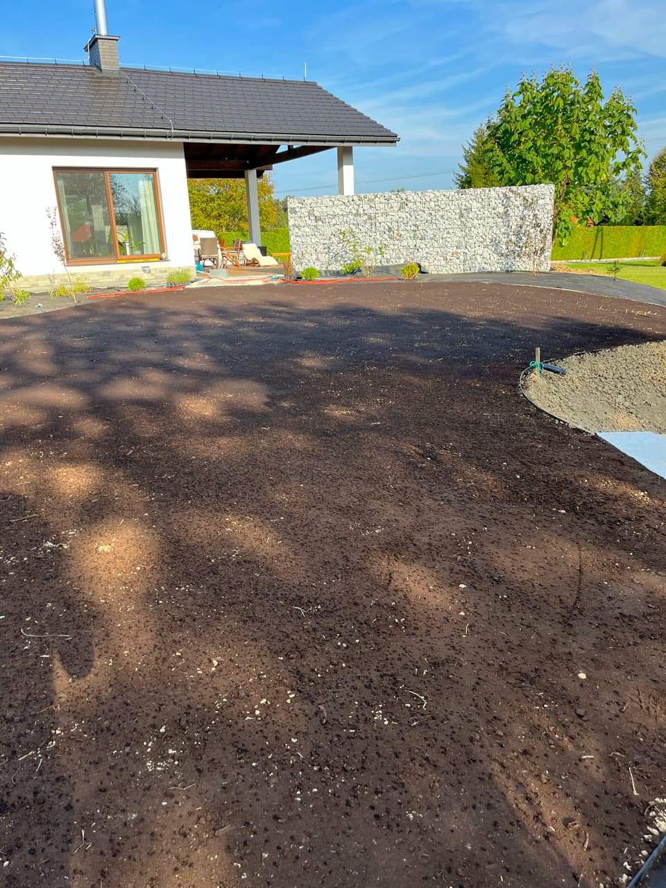 Podłoże przygotowane do ułożenia trawy z rolki